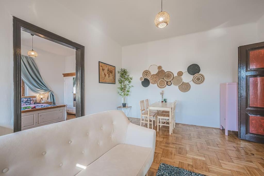 Carolina'S Romantic Apartment Hradec Králové Exterior foto