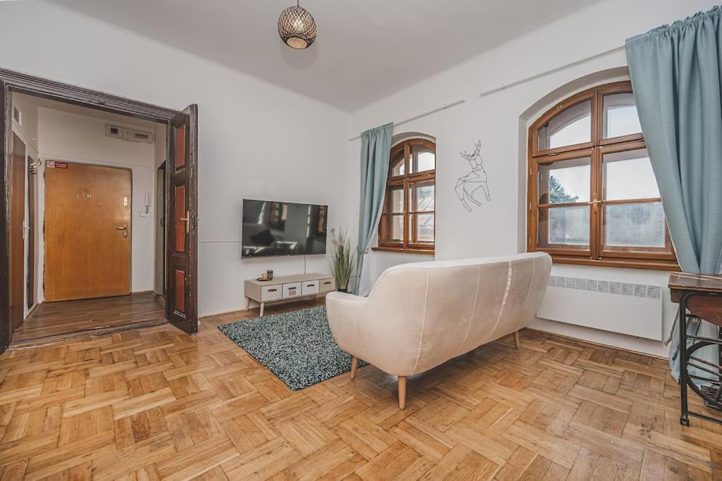 Carolina'S Romantic Apartment Hradec Králové Exterior foto